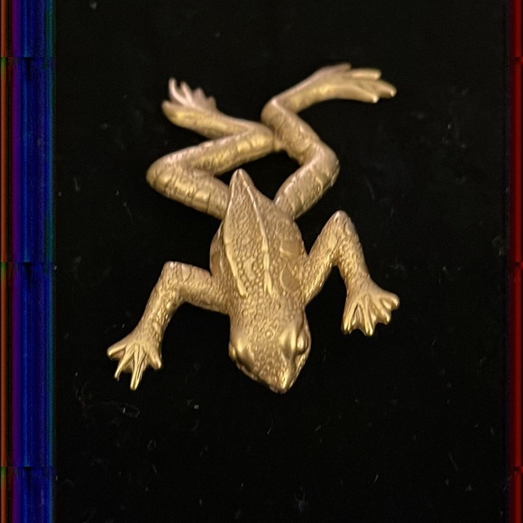 J J Jonette Articulated Frog Gold Tone Brooch Pin